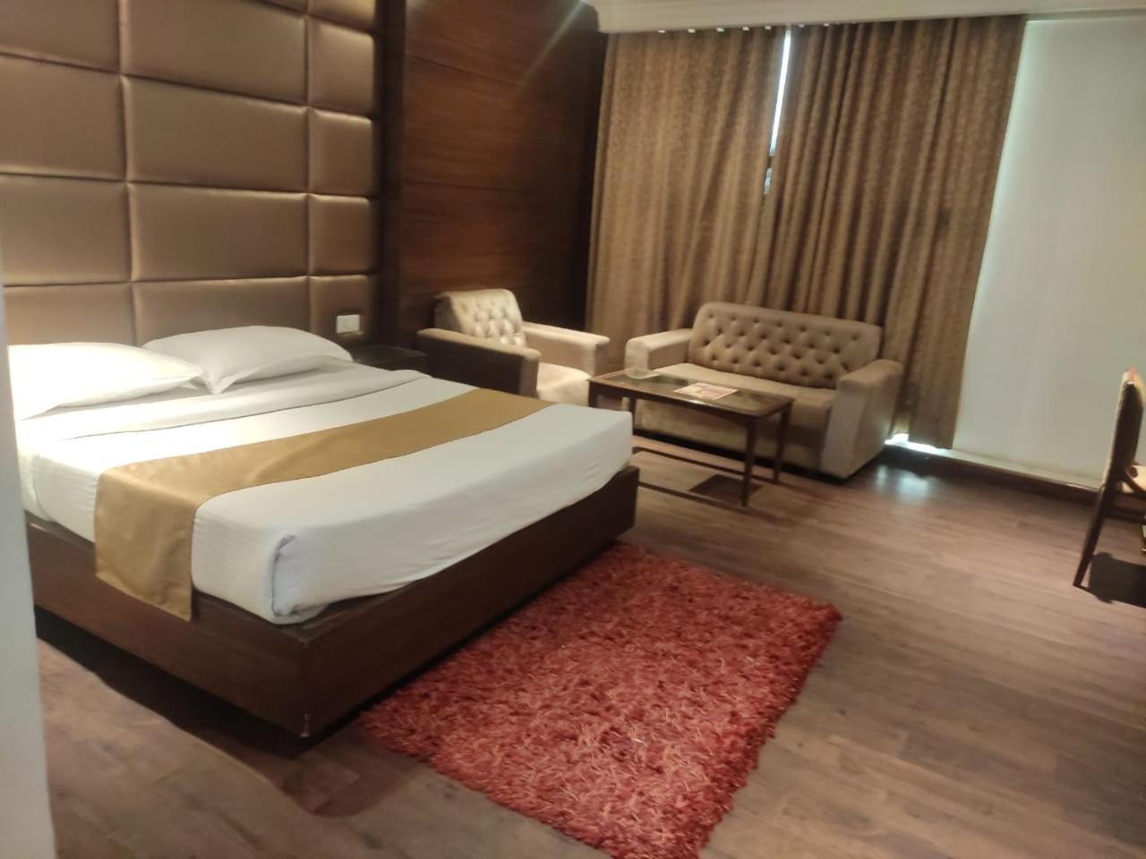 Hotel Imperial Executive Лудхиана Экстерьер фото