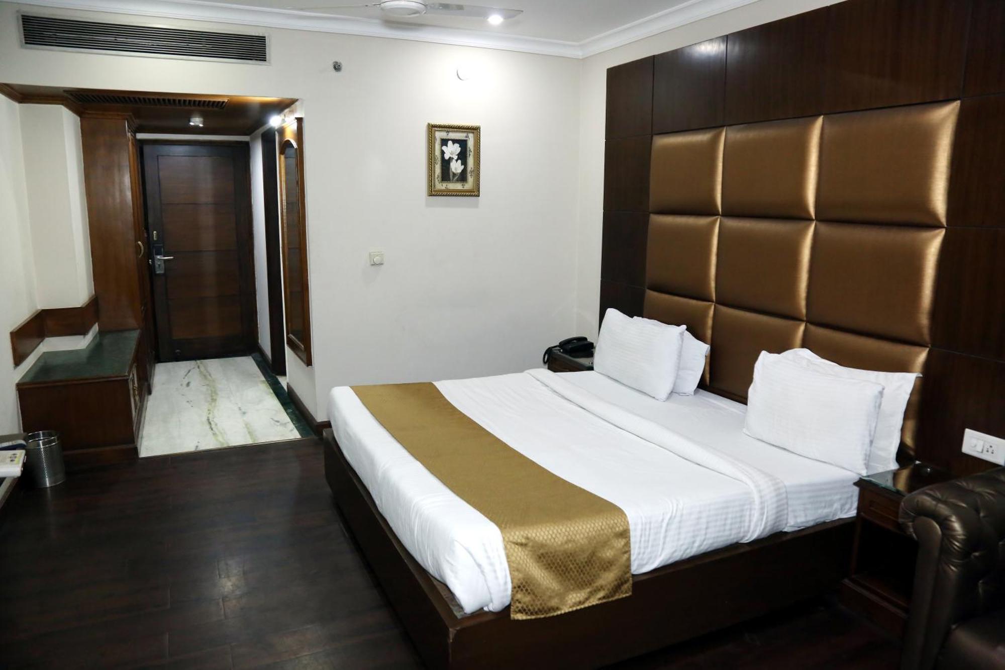 Hotel Imperial Executive Лудхиана Экстерьер фото