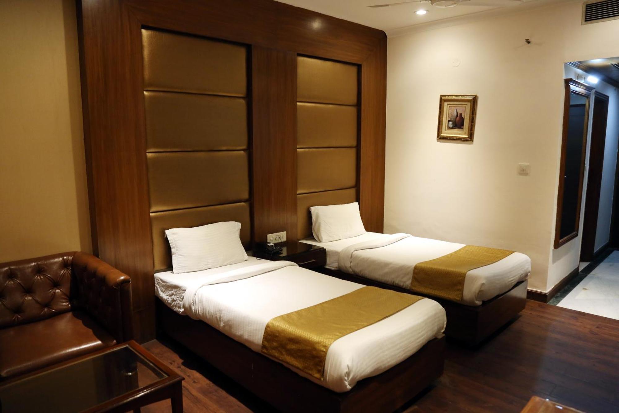 Hotel Imperial Executive Лудхиана Экстерьер фото